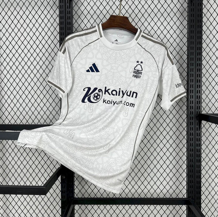 Nottingham Forest 2025/26 Extérieur